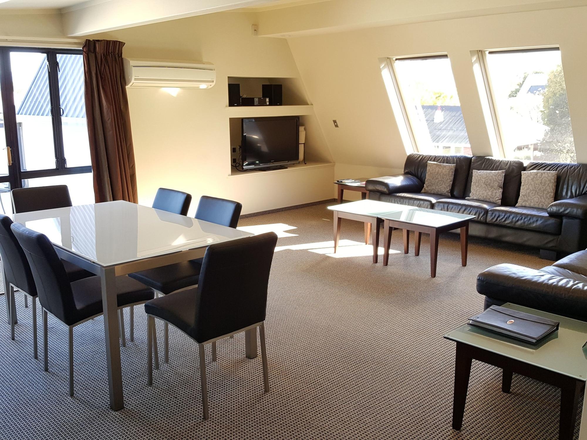 Carnmore Chateau Marlborough Blenheim Exterior photo A typical apartment at the University of Adelaide