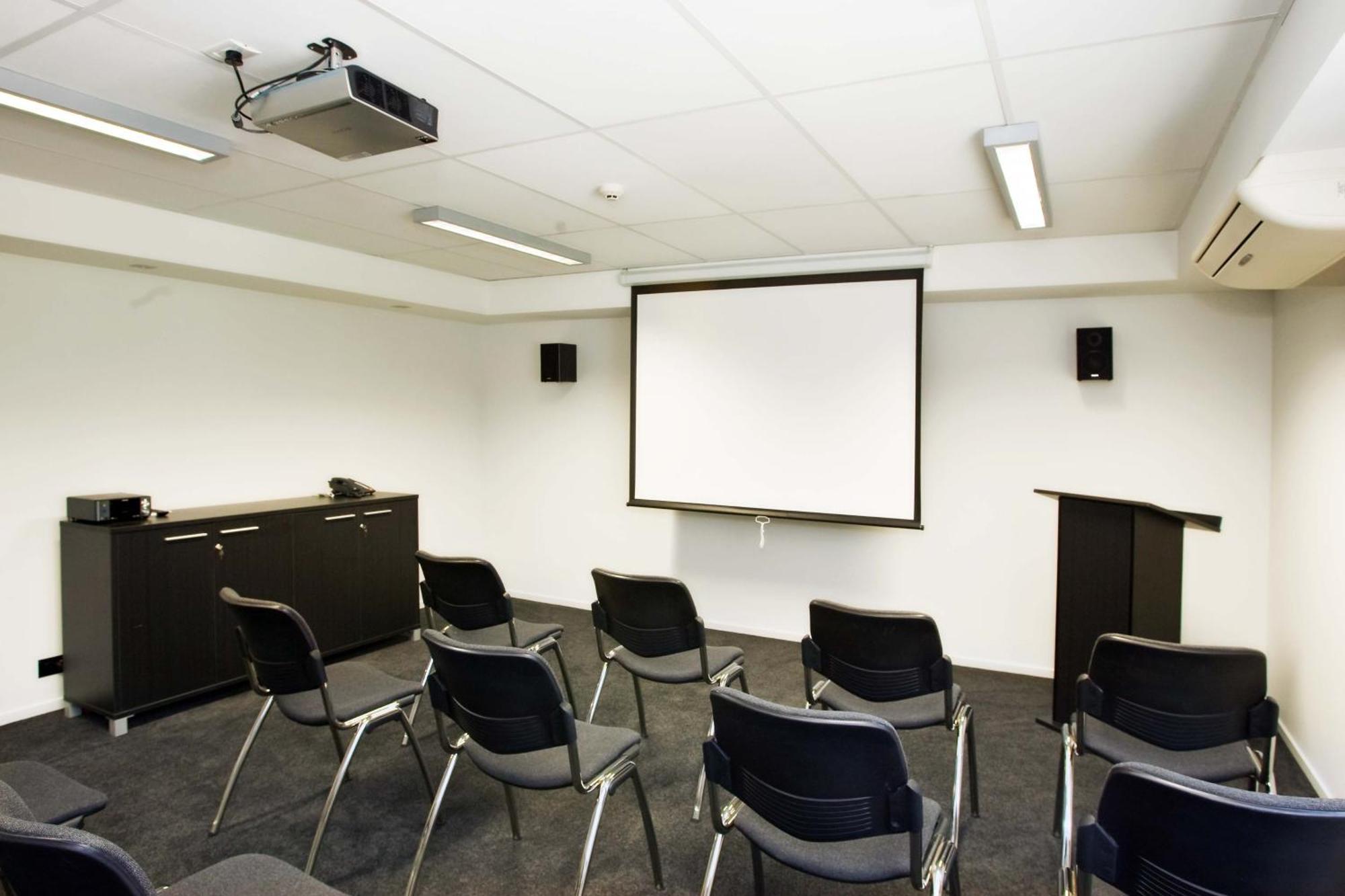 Carnmore Chateau Marlborough Blenheim Exterior photo A projector screen