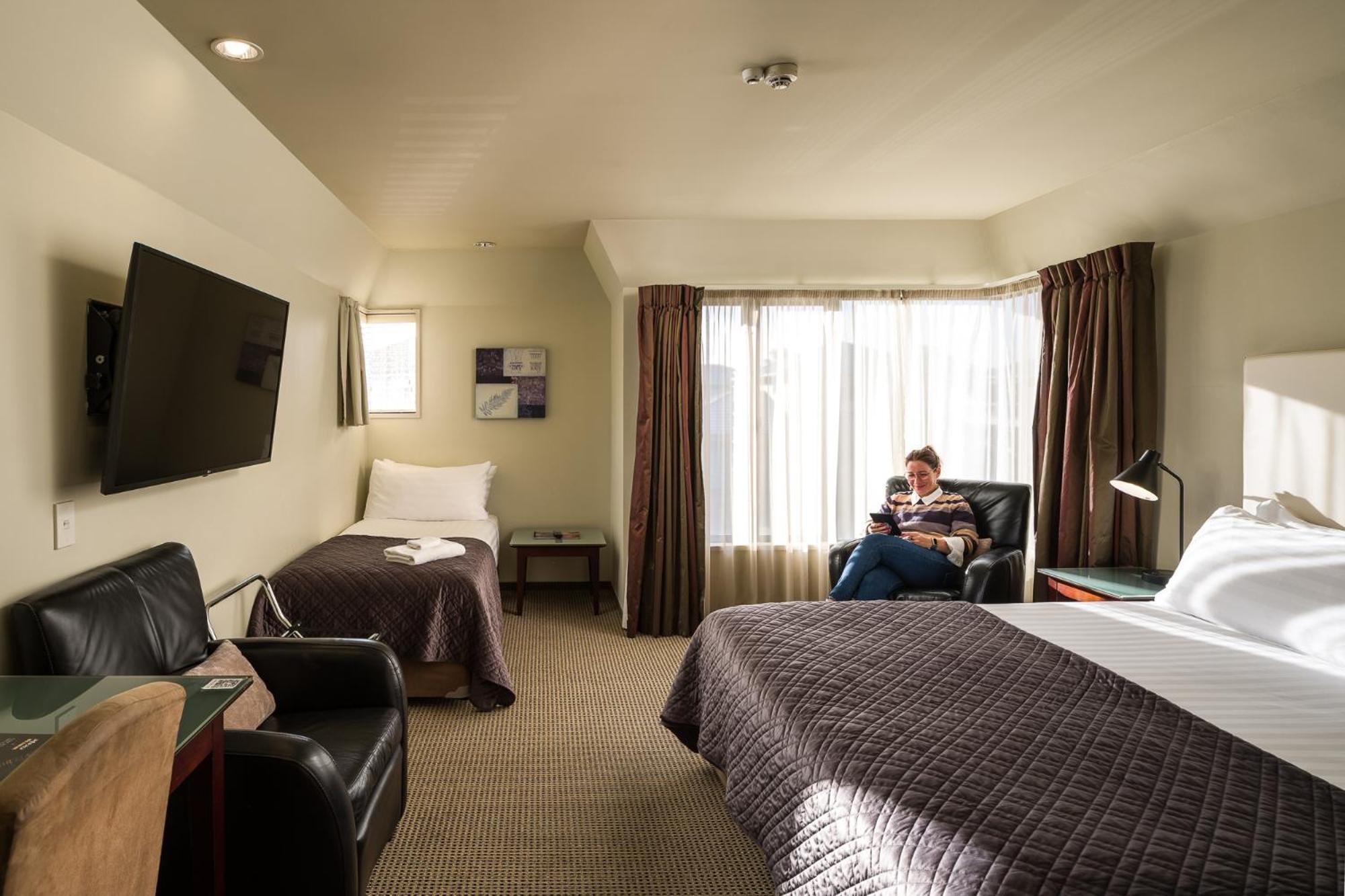 Carnmore Chateau Marlborough Blenheim Exterior photo A typical hotel room