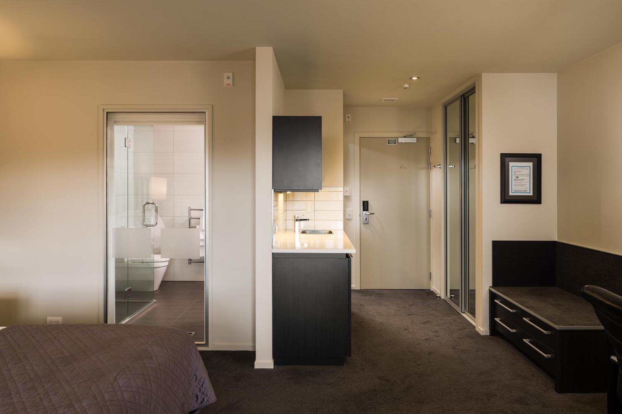 Carnmore Chateau Marlborough Blenheim Exterior photo A typical studio apartment