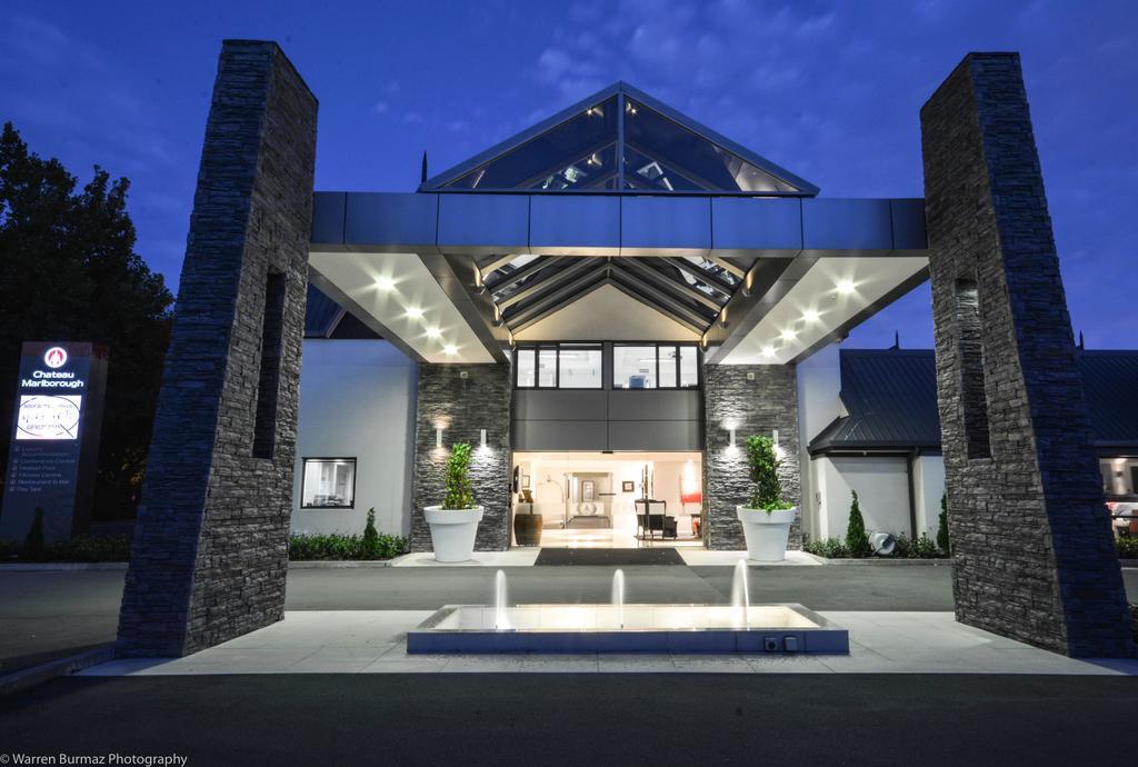 Carnmore Chateau Marlborough Blenheim Exterior photo The entrance to the hotel